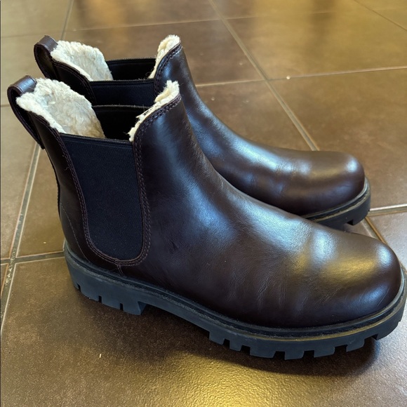 Roots Shoes - Authentic Roots Leather Fleece Lined Ankle Boots *New*